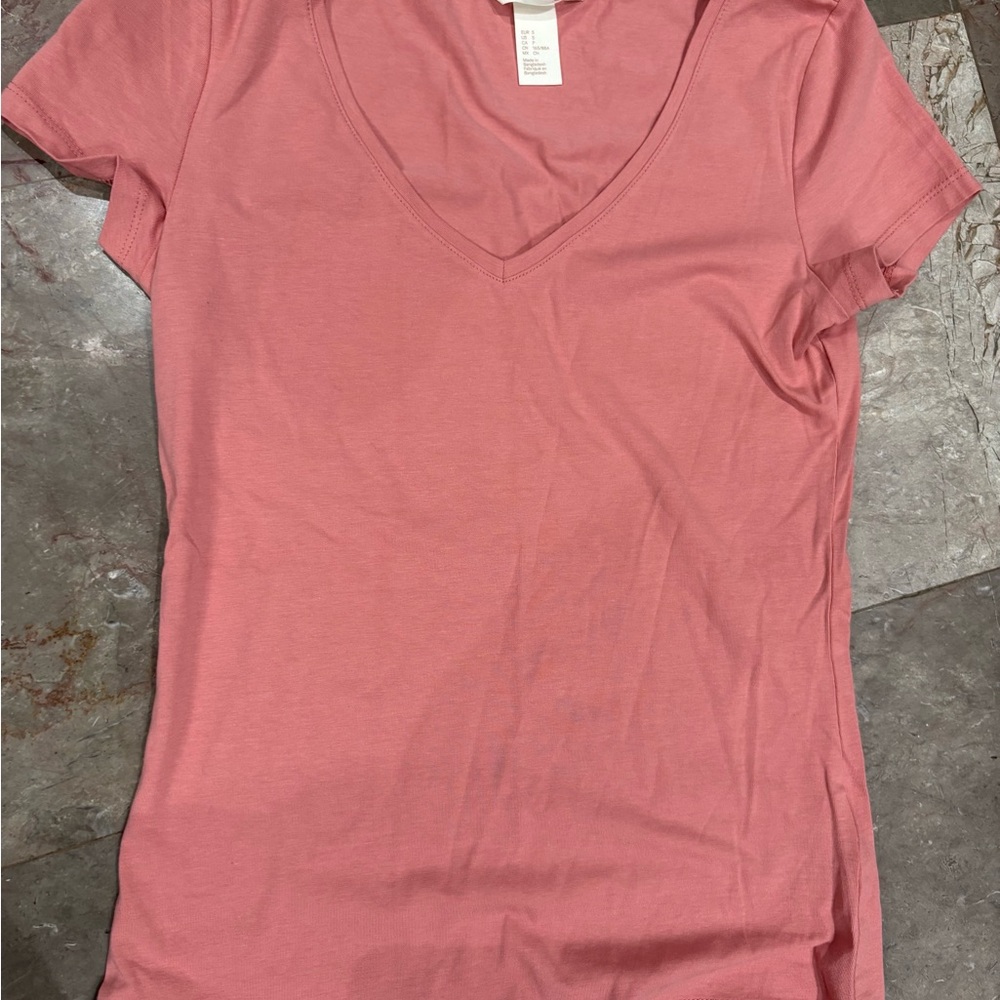 H&M Coral V-Neck Short Sleeve Tee
